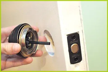 Expert Locksmith Services Springfield, VA 703-596-0294 - 12-changing-locks